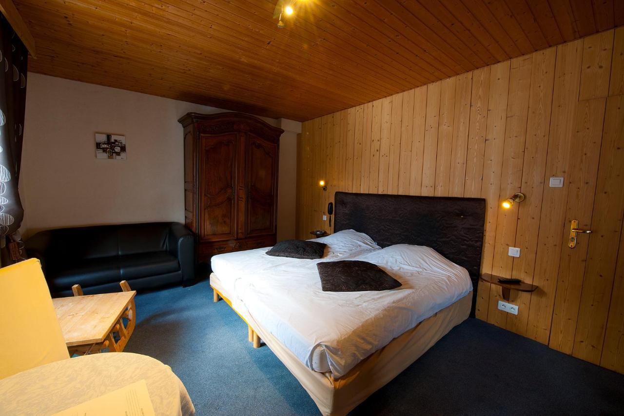 Aux Deux Clefs Hotel