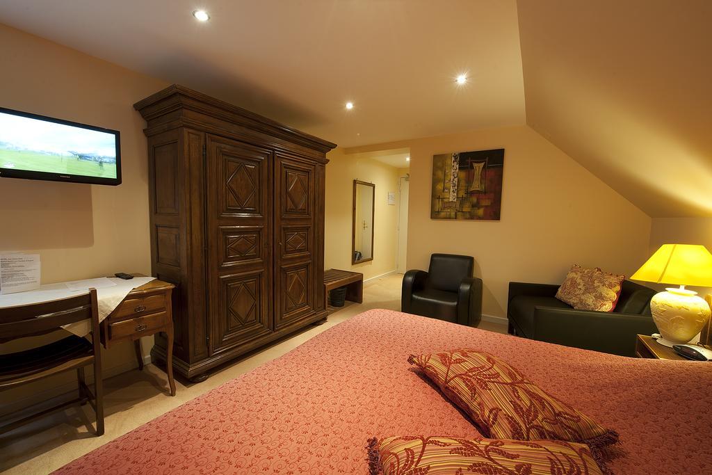 Aux Deux Clefs Hotel 3*